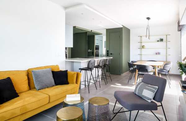 Rénovation de la pièce de vie et de la terrasse d'un appartement par un architecte d'intérieur à Bordeaux