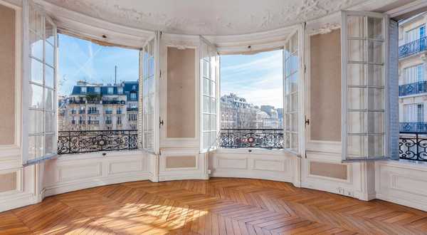 Use the expert eye of an architect / real estate professional before purchasing a new house or apartment in Bordeaux.