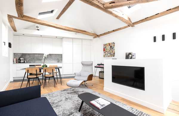 Modernisation d’un appartement duplex sous les combles par un architecte à Bordeaux