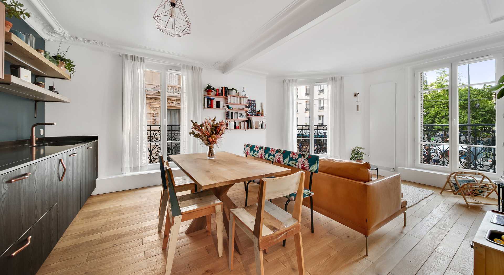 Relooking d'intérieur d'un appartement haussmannien à Bordeaux par un décorateur